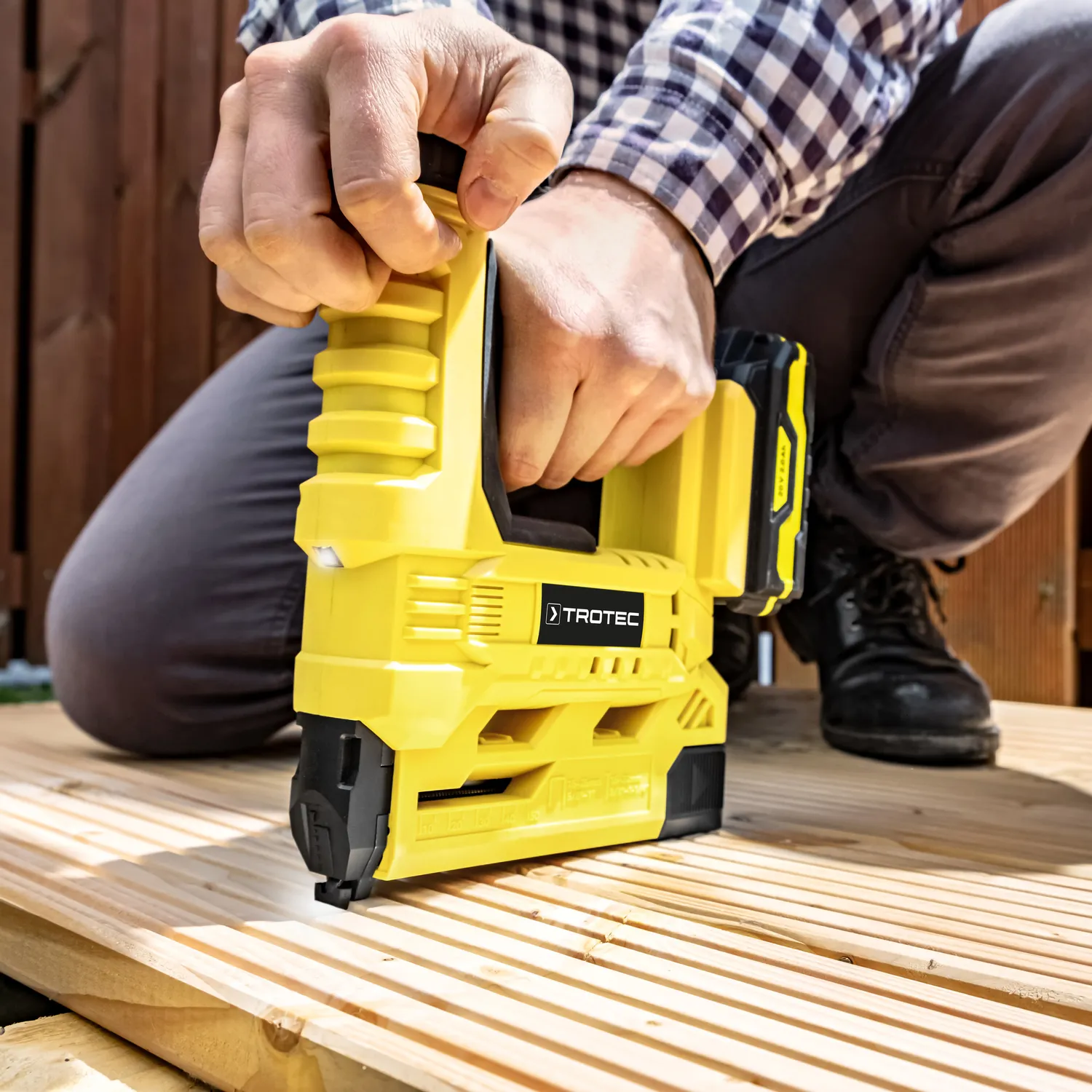 Grapadora eléctrica inalámbrica PTNS 10-20V | Trotec